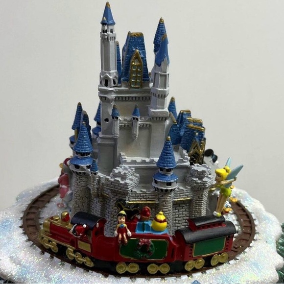 COPY - Disney 2008 Hawthorne Village The Wonderful World of Disney Christmas Tr… - Picture 6 of 6